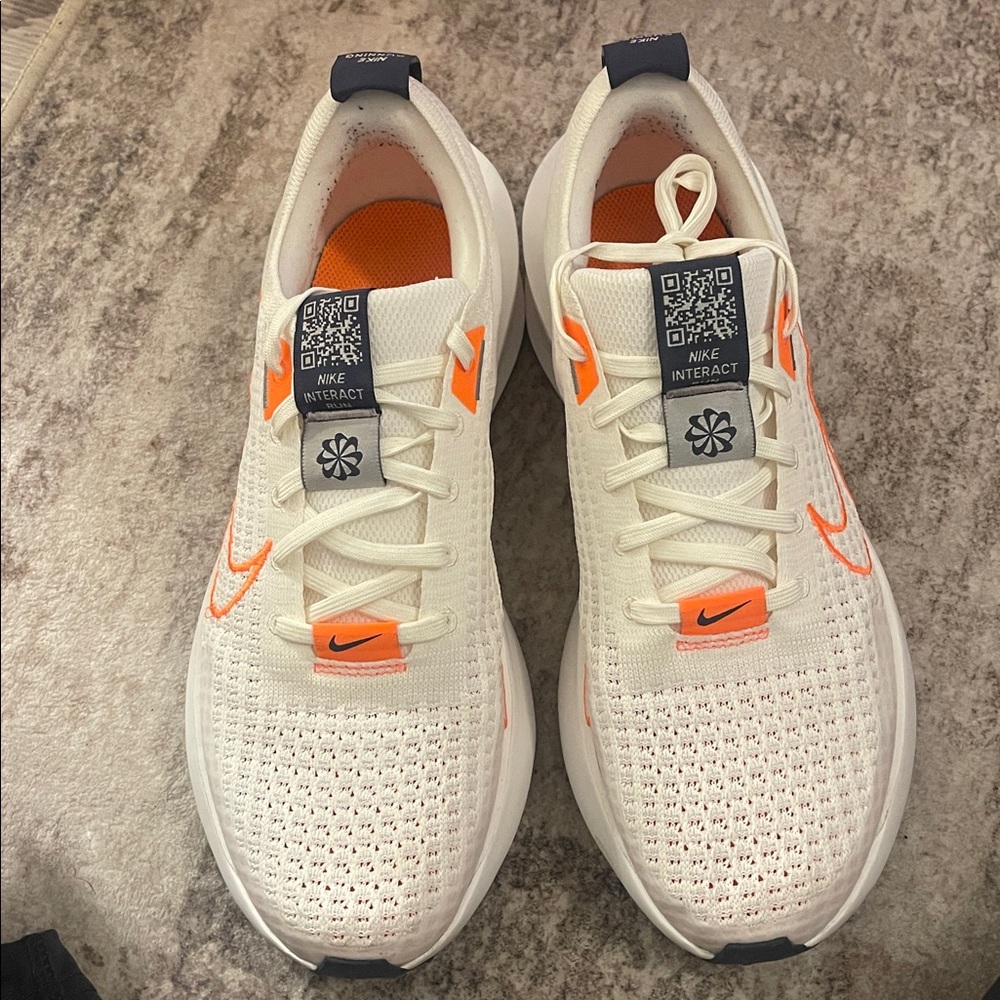 Nike Interact Run

White/Orange

Size 9

Worn 

Comes with Box - Picture 3 of 5